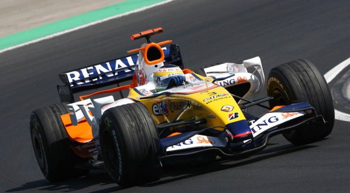 A papagáj-Renault visszacsúszott