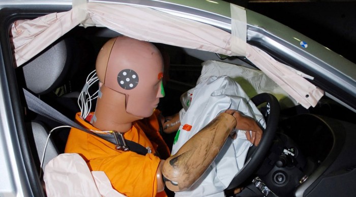 Hiába az új légzsák, így is koccolt