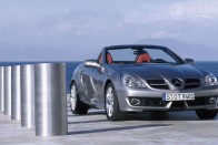 Megújult a Mercedes SLK 17