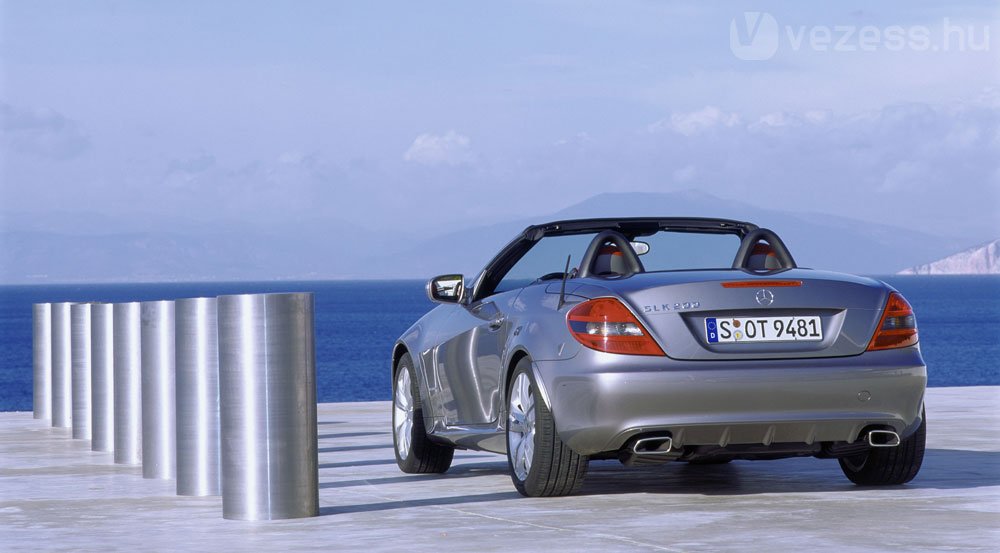 Megújult a Mercedes SLK 7