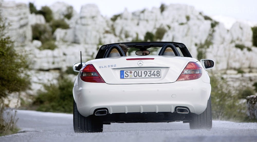 Megújult a Mercedes SLK 13