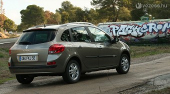 Családi autó 21 milliárdból