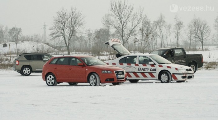 Egy tank benzinbe kerül a félnapos gyakorlás