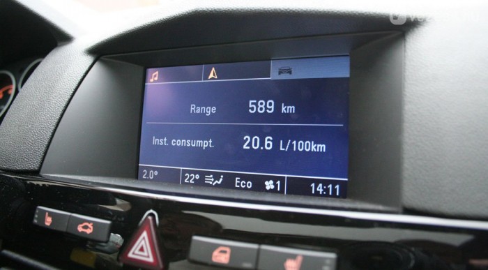 Hogyan fogyaszt kevesebbet? 12 | Vezess Gyorsításkor kár követni a pillanatnyi fogyasztást