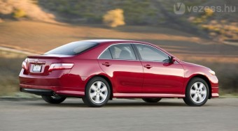 Lenyomta a Fordot a Toyota