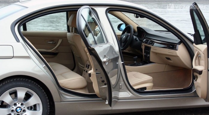 Elöl szép tágas, hátul nem annyira