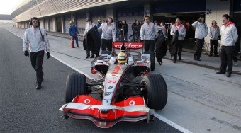 Hamilton is kipróbálta a McLarent