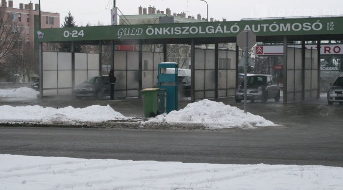 Háromszázból megvan, de macerás