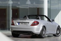 Még dögösebb az AMG SLK 2