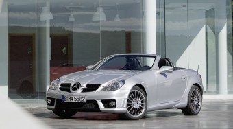Még dögösebb az AMG SLK