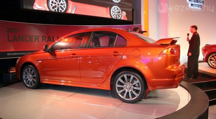 Utcai változat a széria Lancerből 5