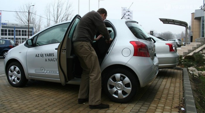 Alapáron tologatható az üléspad