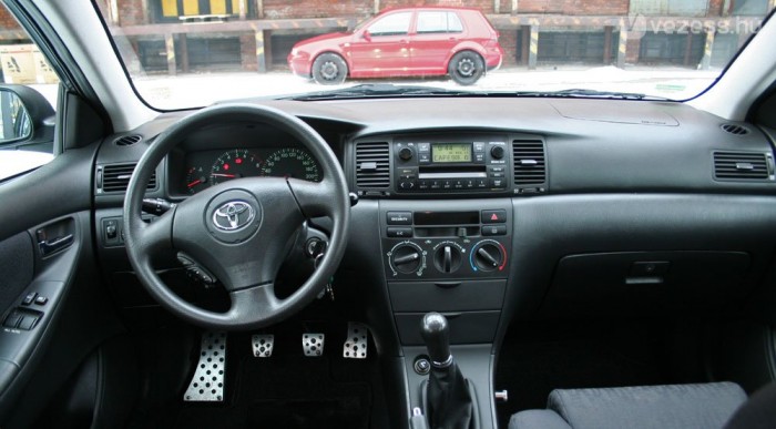 Mélyen van a kormány, ami elrontja az üléshelyzetet