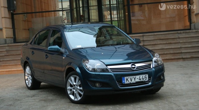 5,1 millióba került az 1,8-as Cosmo-modell