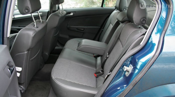 Feltűnően terebélyes belül