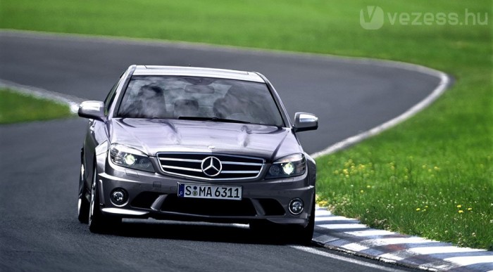 Amerikába költözhet a Mercedes 3