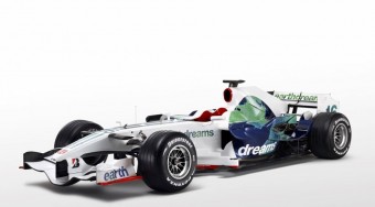 Félig öltözött át az új Honda