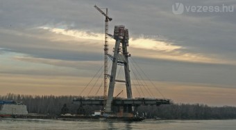 Épül az új Duna-híd