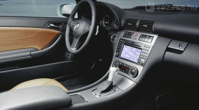 C-Merci három ajtóval 7