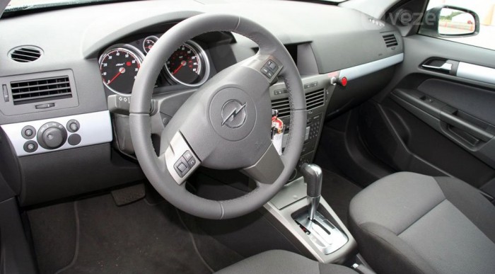 Hatfokozatú automatával is 