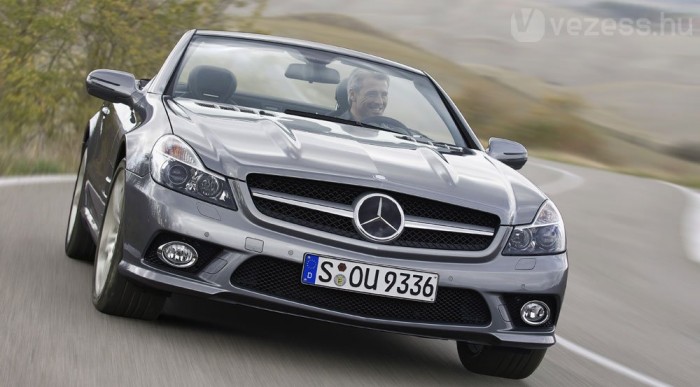 A hűtőmaszkon már csak egy keresztléc van