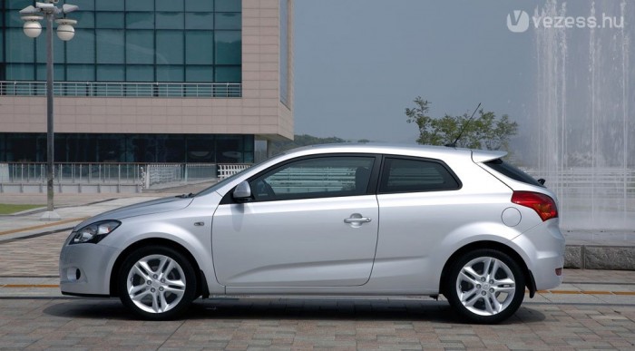 pro_cee’d: a feneke volt nehéz 6 | Vezess Mintát vettek az Audi A3-ról