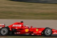 Előnyben a Ferrari és a McLaren 41