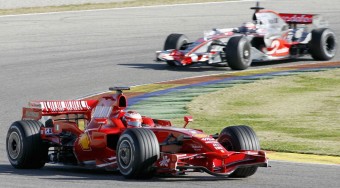 Előnyben a Ferrari és a McLaren