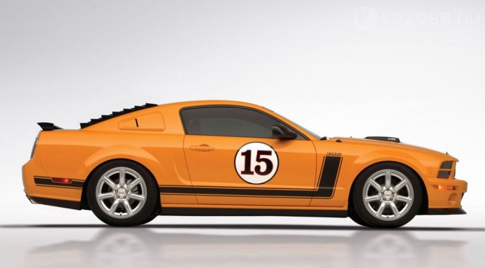 Egyedileg átépített Mustangokat is készítenek