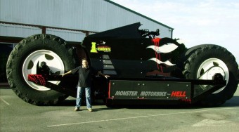 Autógyilkos ausztrál szörnyeteg