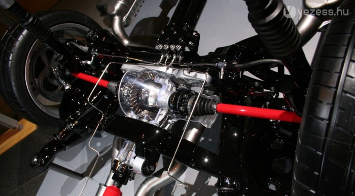 Teszten az új magyar Audi 12 | Vezess 35-85 % jön hátra az erőből az RS 6-ban