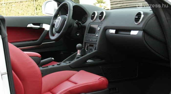 Teszten az új magyar Audi 10 | Vezess A TT-s háromszög nyomja a térdet