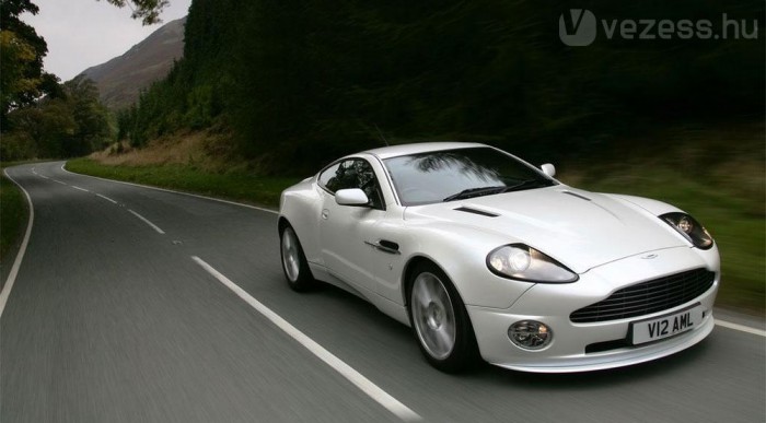 Mercedes motor az Aston Martinban? 3 | Vezess Mercedes motor az Aston Martinban? 3