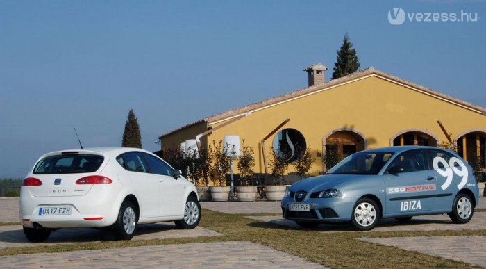 Az Ibiza átlaga 3,8, a Leoné 4,5 liter