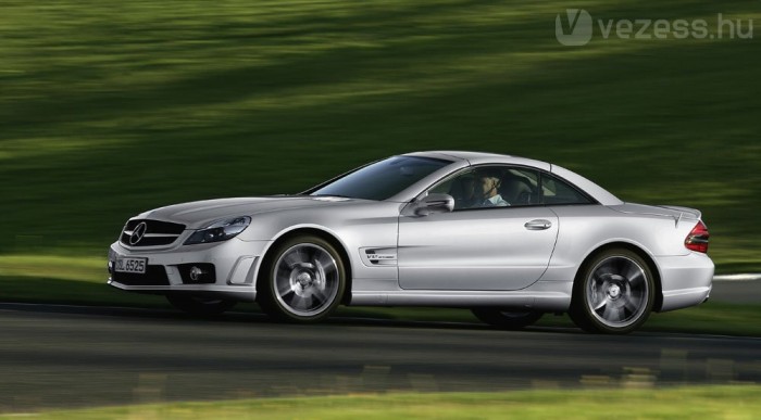 Üvegtető is rendelhető