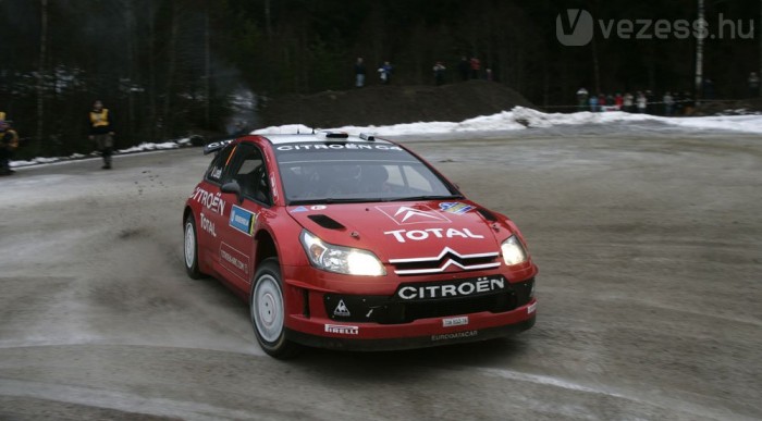 Gyorshajtáson kapták a világsztárt