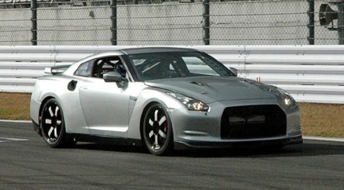 Rekordra tör a szuper-Nissan 5