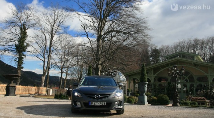 Sporttevékenységre különösen alkalmas autó