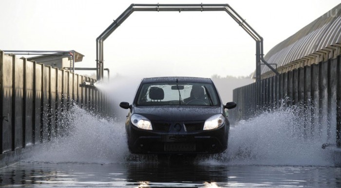 Már tesztelnek egy 4x4-es Sanderót