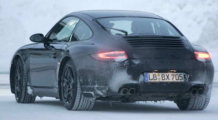 Megújul a Porsche 911 4