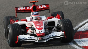 F1: Életben marad a kis csapat