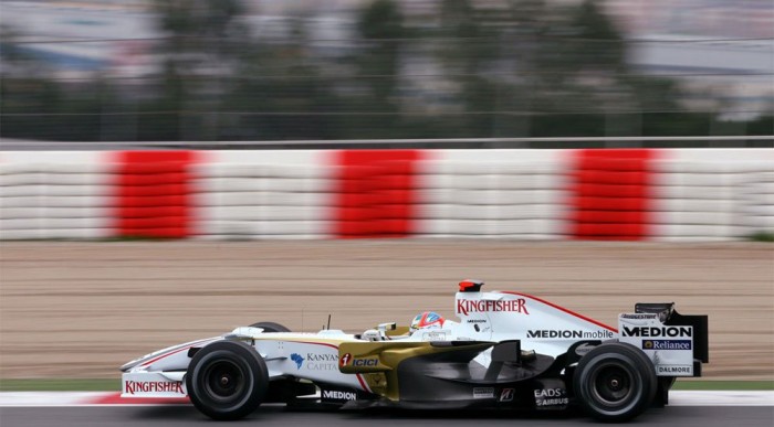 Barcelona: Hamilton duplázott 6 | Vezess Ígéretes a VJM01