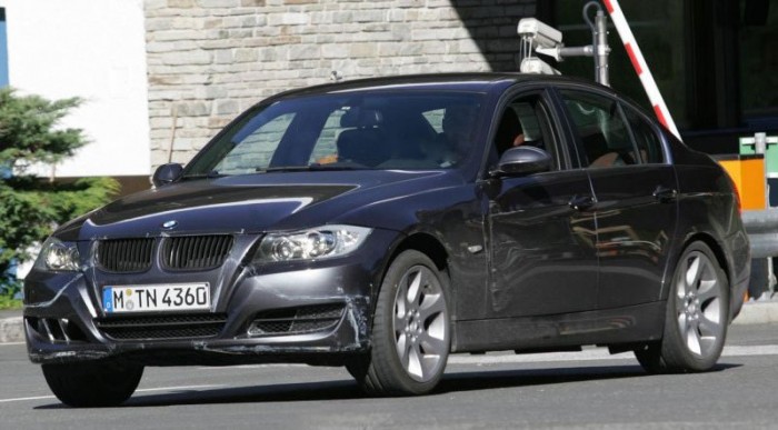 Leesett az álca, látszik az új lökhárító