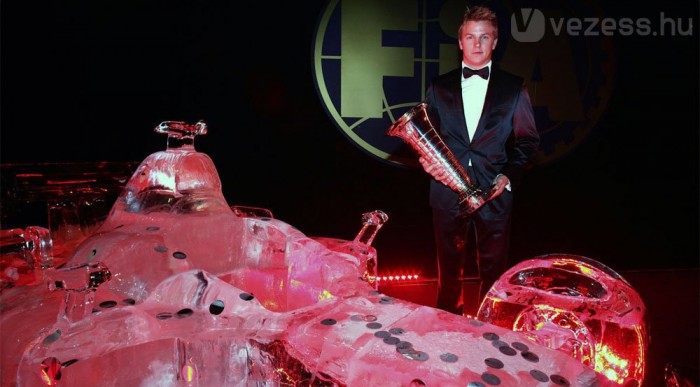 Räikkönen részegen csajozott