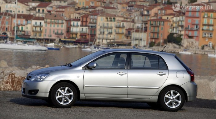 Megőszült a Corolla közönsége, ezért a váltás