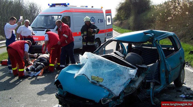 Előzés közben ütötte el a motorosokat