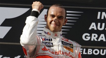 Hamilton tart a Ferraritól