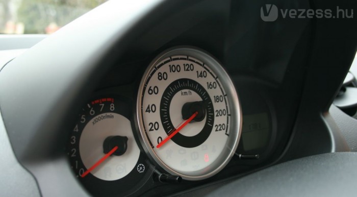 Kéne is, meg nem is 6 | Vezess Könnyen veszi a fordulatot