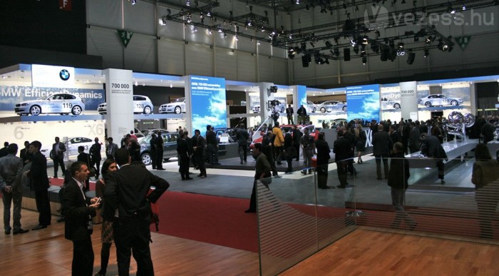 Zöld helyett fehérbe borult a BMW