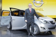 Ő Hans Demant, hobbiból autóversenyző, hivatalból az Opel elnöke